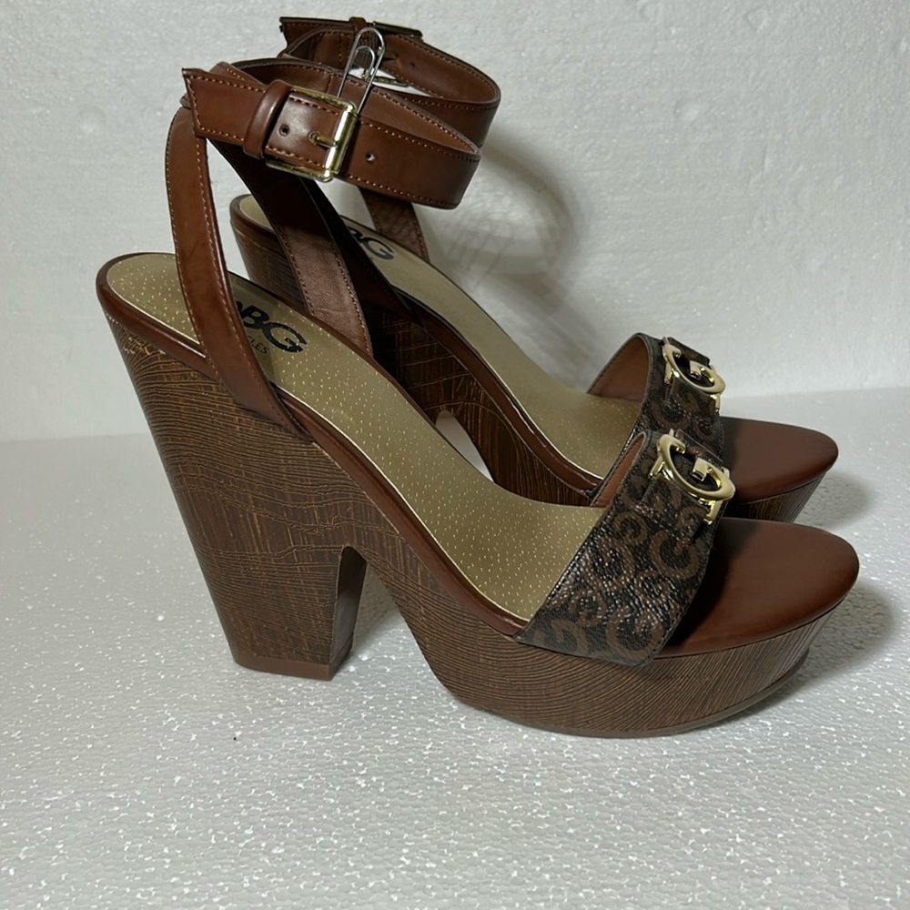 GBG Los Angeles Selah Brown Platform Block Heel Sandals 9.5
